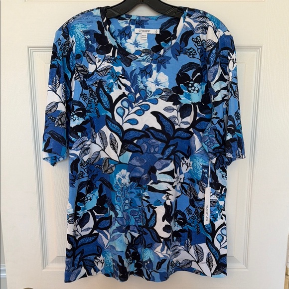 Chico's Tops - Chico's Blue Floral Short-Sleeve Tee size 3